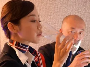 Làm liều tỏ tình với chị đồng nghiệp sắp nghỉ và cái kết