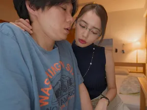 Đụ em gái đeo kính dễ thương