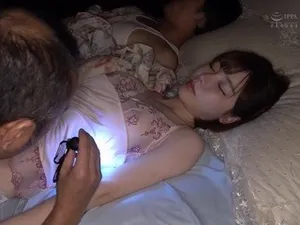 Vào kỳ nghỉ trước Giáng sinh, tôi đã gặp một cô gái khi đang trượt tuyết và cuối cùng đã gặp cô ấy tại khách sạn.